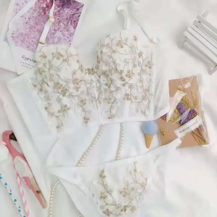 Ensemble de sous-vêtements sexy en dentelle brodée pour femmes, lingerie rétro, soutien-gorge confor