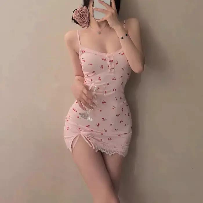 Chemise de nuit pour femme, mini-robe mignonne ajustée avec détails en dentelle, bretelles spaghetti
