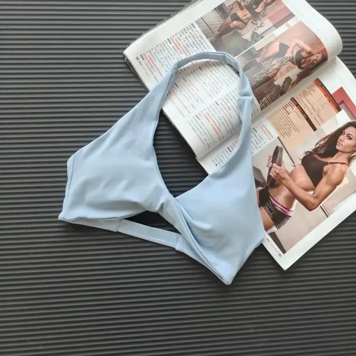 Soutien-gorge de sport pour femme, col halter en V, torsadé sur le devant, en tissu soyeux, dos nu, 