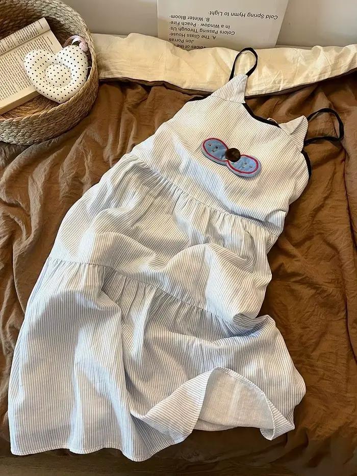 Chemise de nuit camisole rayée motif chat mignon et cool pour femme, idéale pour l'été, avec coussin