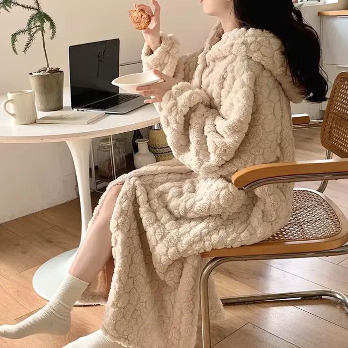 Robe de nuit d'hiver 2026 pour femme avec poches, pyjama chaud en polaire, nuisette une pièce à capu