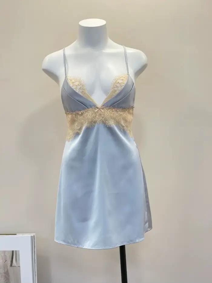 Chemise de nuit féerique en soie simulée avec dentelle sexy pour femmes nuits d'hiver et soirées spéciales