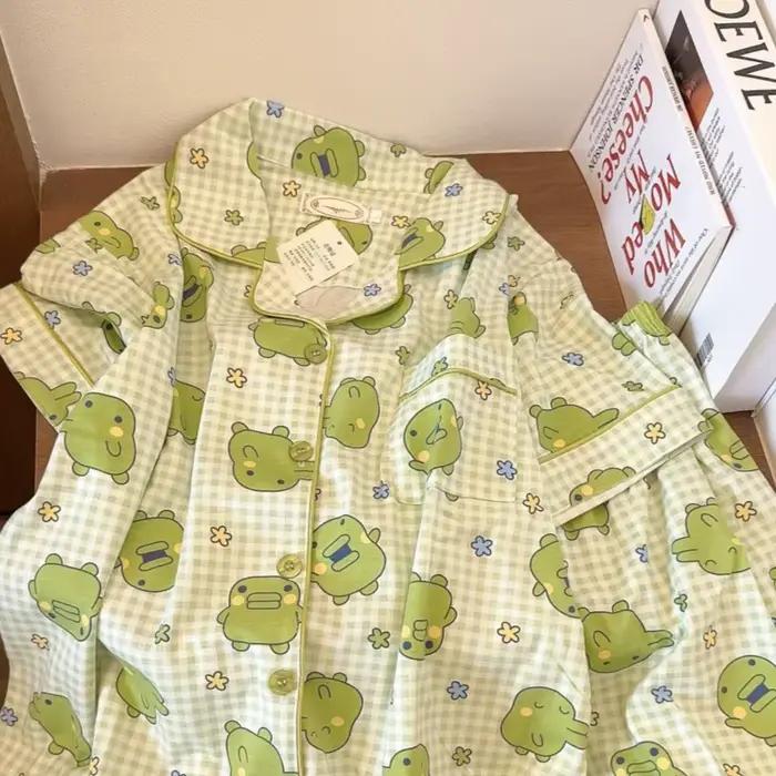 Ensemble pyjama imprimé Tamagotchi – Vêtements de nuit d'été en coton à manches courtes pour femmes (Shorts et haut de nuit mignons de dessin animé)
