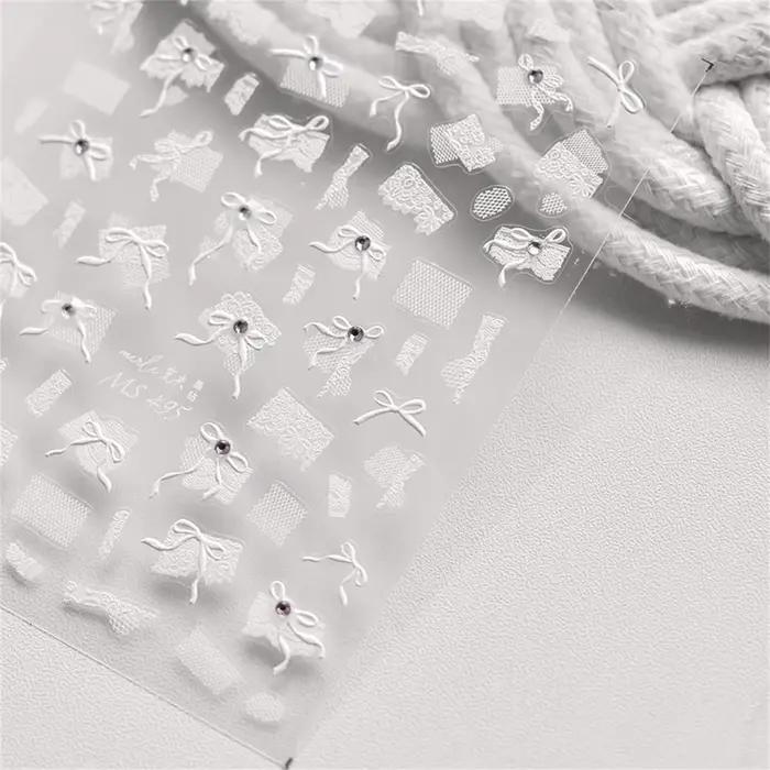1 kus 5D japonský biely čipkovaný motýlik Nail Art nálepky perla kamienky dekorácia nechtov lepiaca nálepka