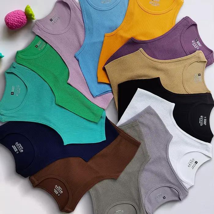 Haut court pour femmes en spandex et polyester monochrome sans coutures pour streetwear élégant et confortable occasions spéciales