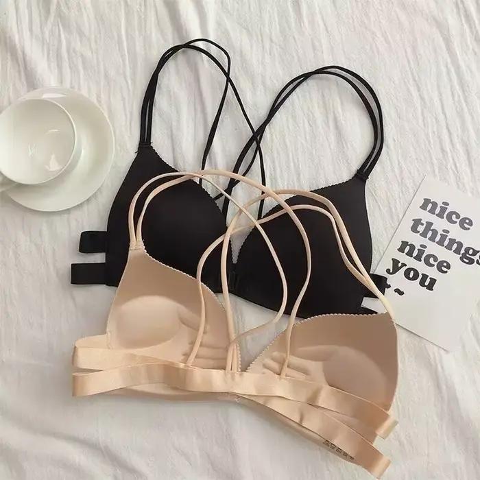 Trojuholníková push-up podprsenka bez kostic