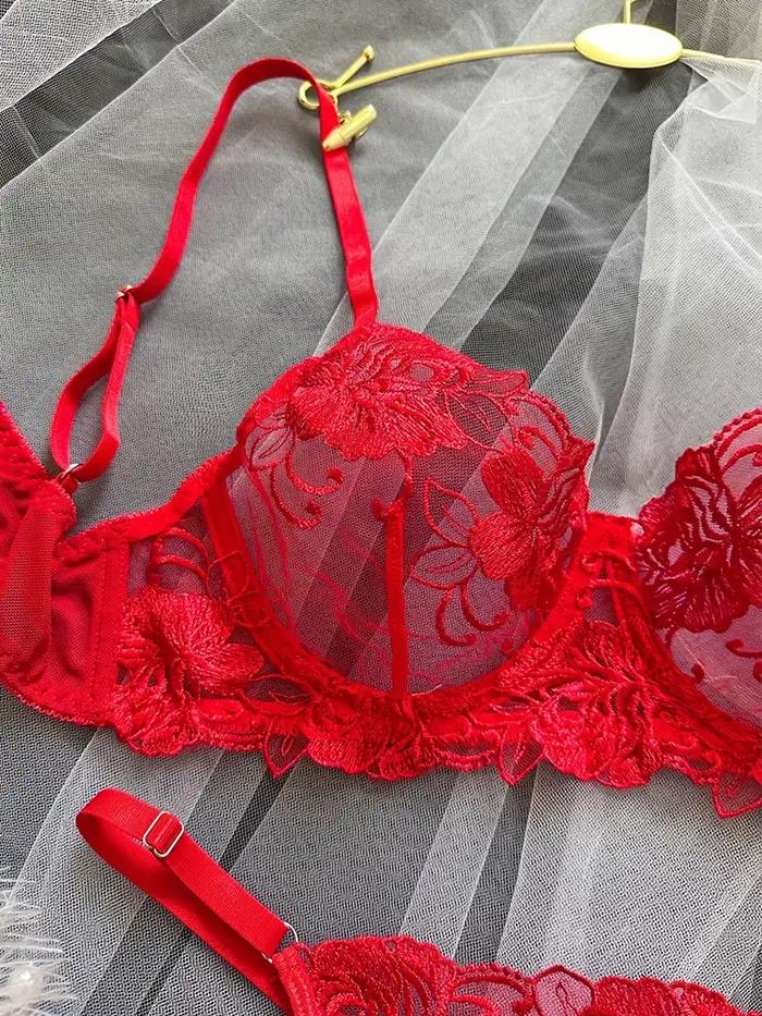 Sexy čipkovaná súprava s kvetinovou výšivkou