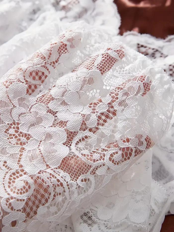 Biela sexy kontrastná čipka a sieťovina s volánmi nočná košeľa pre ženy