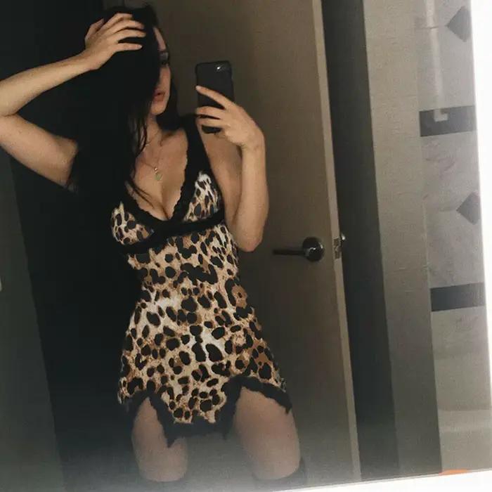 Sexi horúca leopardia potlač čipkovaná nočná košeľa pre ženy