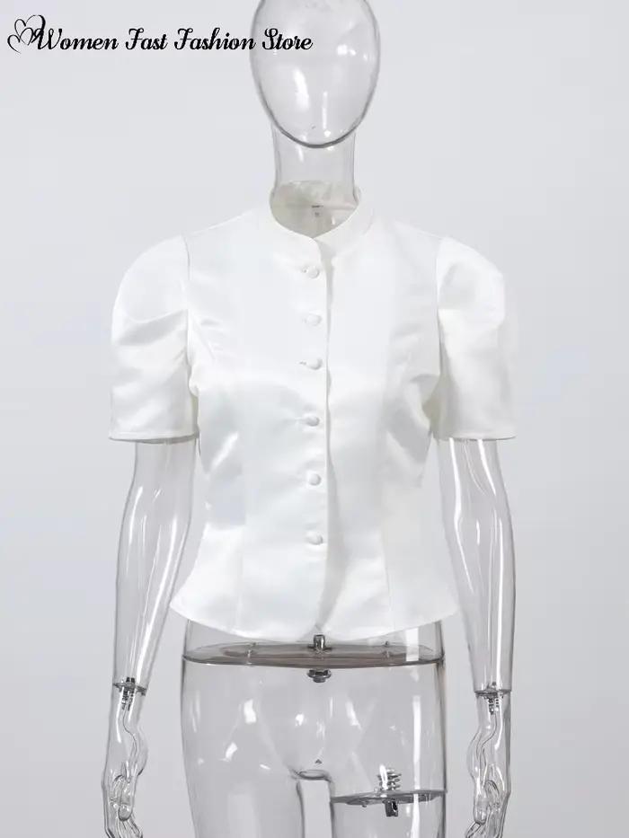 Elegantný kabát s krátkymi rukávmi a jednoduchým zapínaním pre ženy