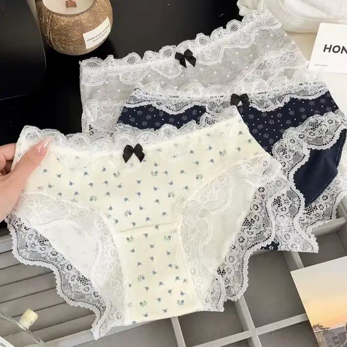 Stredne veľké čipkované nohavičky pre ženy s tulipánovým a mašľovým vzorom