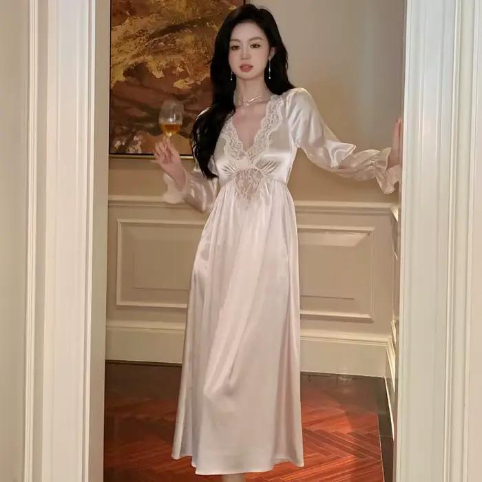 Chemise de nuit féminine en polyester et élasthanne avec col en V et dentelle pour femmes style sexy occassions spéciales printemps été