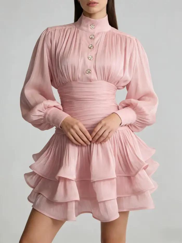 TWOTWINSTYLE elegantná štíhla strihaná volánová plisovaná minišaty pre ženy s vysokým golierom a dlhými rukávmi