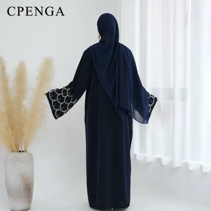 Islamský odev pre moslimské ženy z Blízkeho východu