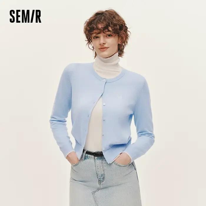 Semir pletený sveter vypasovaný strih vyšívaný