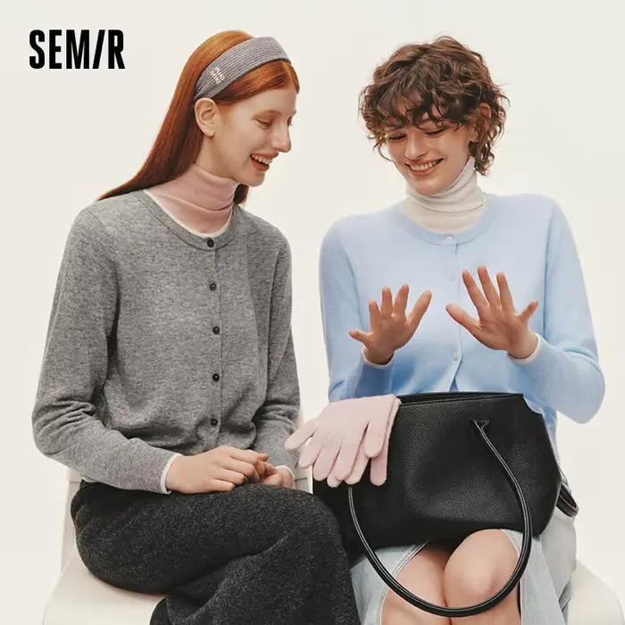 Semir pletený sveter vypasovaný strih vyšívaný