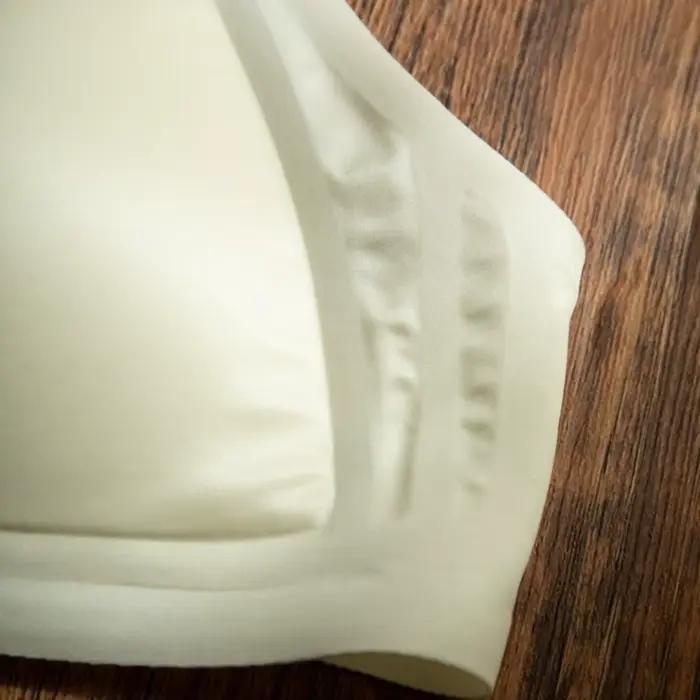 Soutien-gorge en satin laiteux à col en V profond, maintien doux, bretelles ajustables, bonnets triangulaires, coupe amincissante, sans armatures, fines bretelles, usage quotidien
