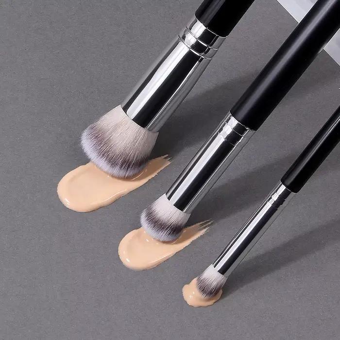 Korekčný štetec na make-up
