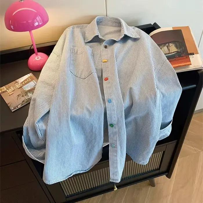 Vintage džínsová pásikavá oversized košeľa Belles blúzky pre ženy v akcii
