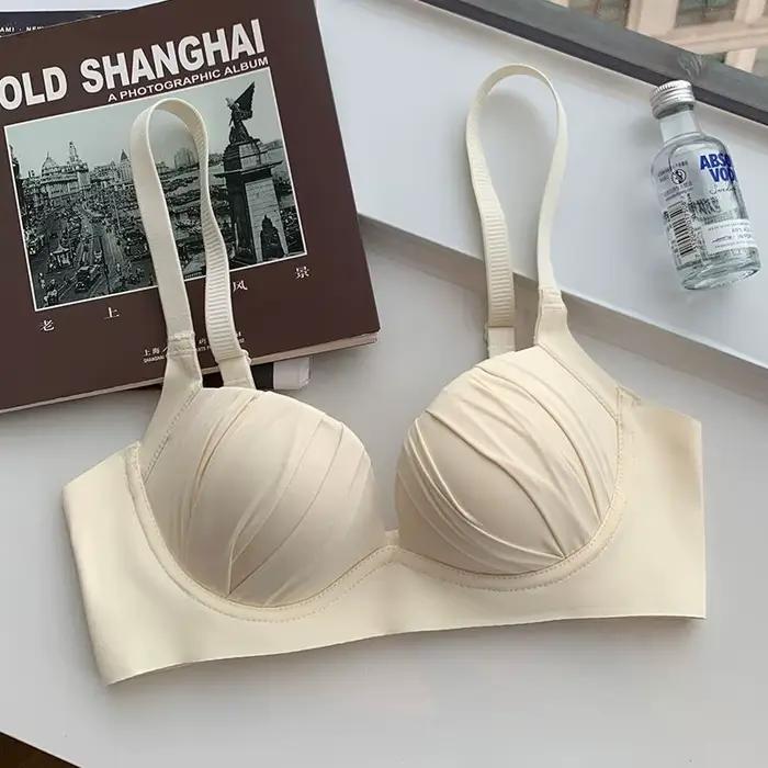 Nouveau Soutien-Gorge Plissé 2026 Push-Up pour Petites Poitrines, Sans Armature, Doux, Couleur Unie, Sans Coutures, Confortable