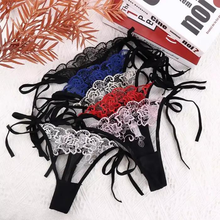 Culotte string courte en coton et polyestère avec dentelle florale pour femmes élégance et confort occasions spéciales