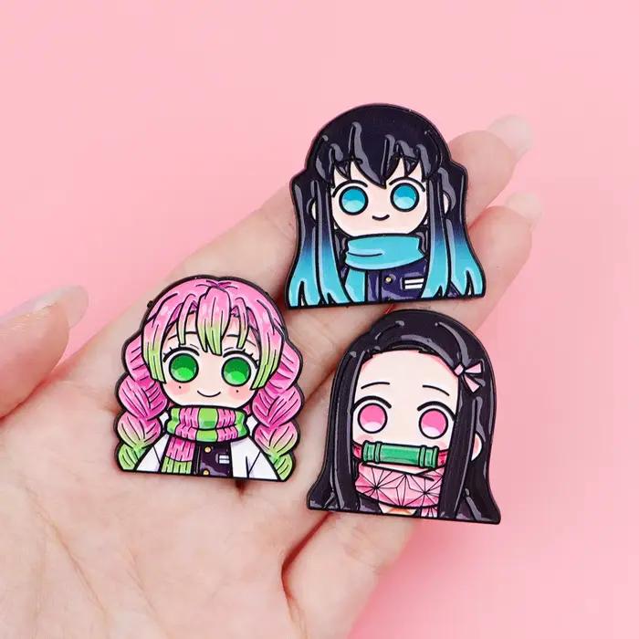Sada 12 anime smaltových špendlíkov pre chlapcov a dievčatá