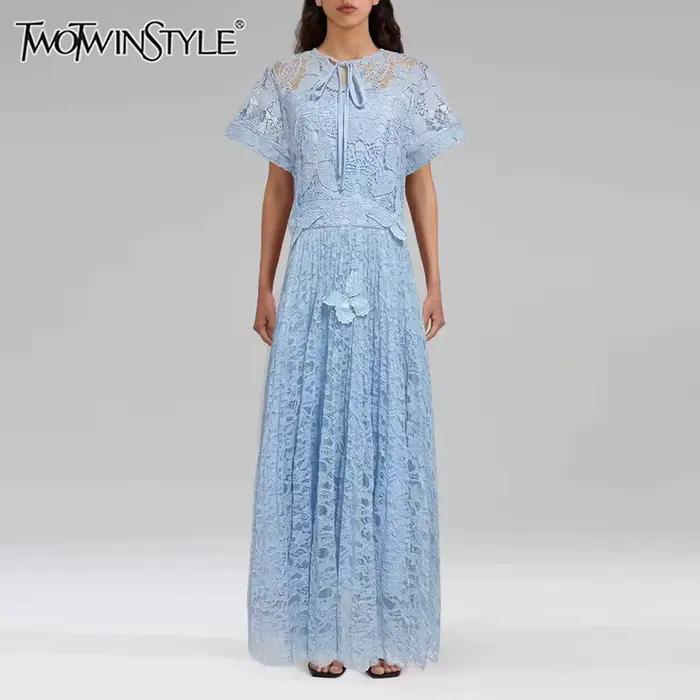 TWOTWINSTYLE pevné vykrojené spájané aplikácie šaty pre ženy okrúhly výstrih krátke rukávy patchwork čipka elegantné