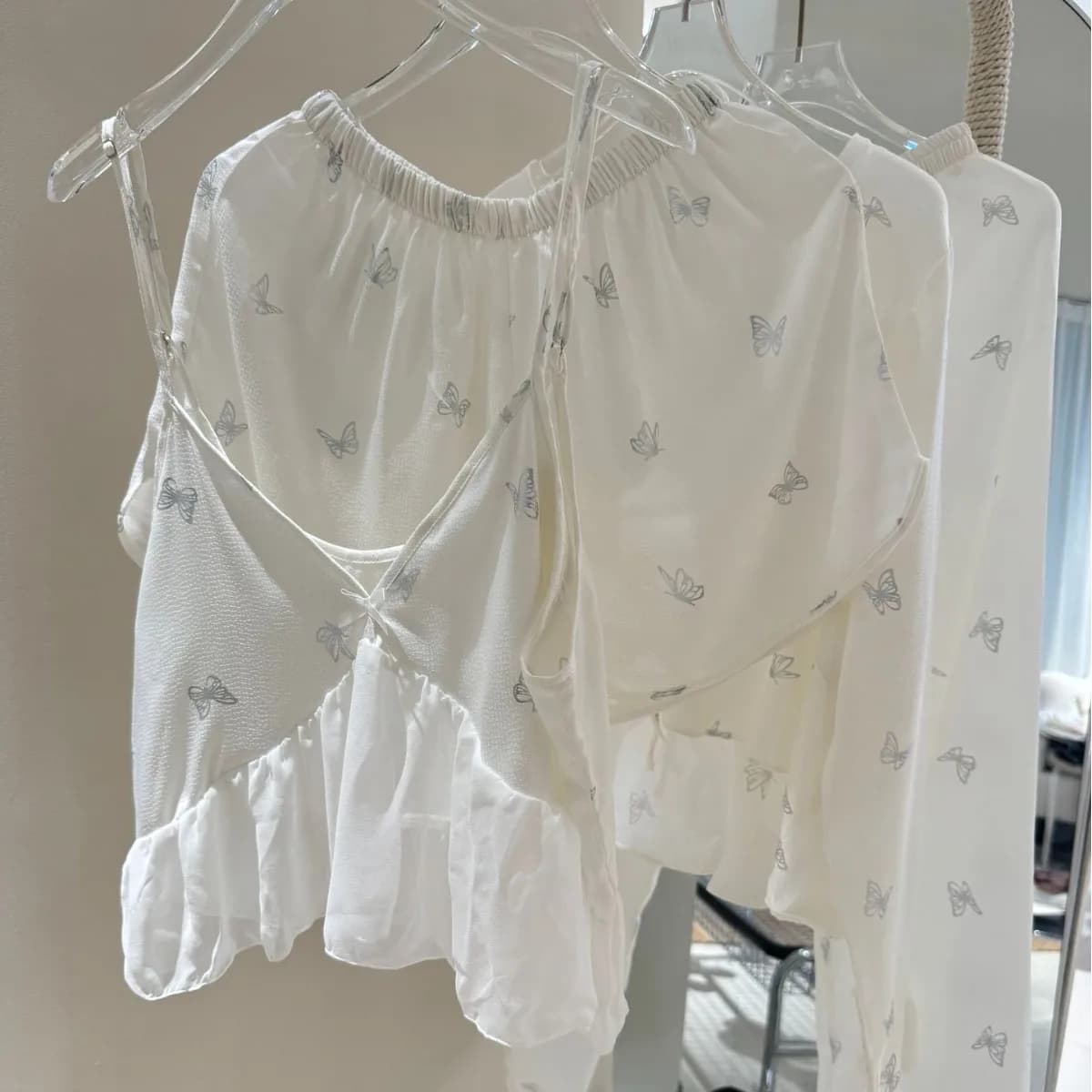 Ensemble pyjama 4 pièces pour femmes, vêtements de maison soyeux, chemise blanche papillon, short à 