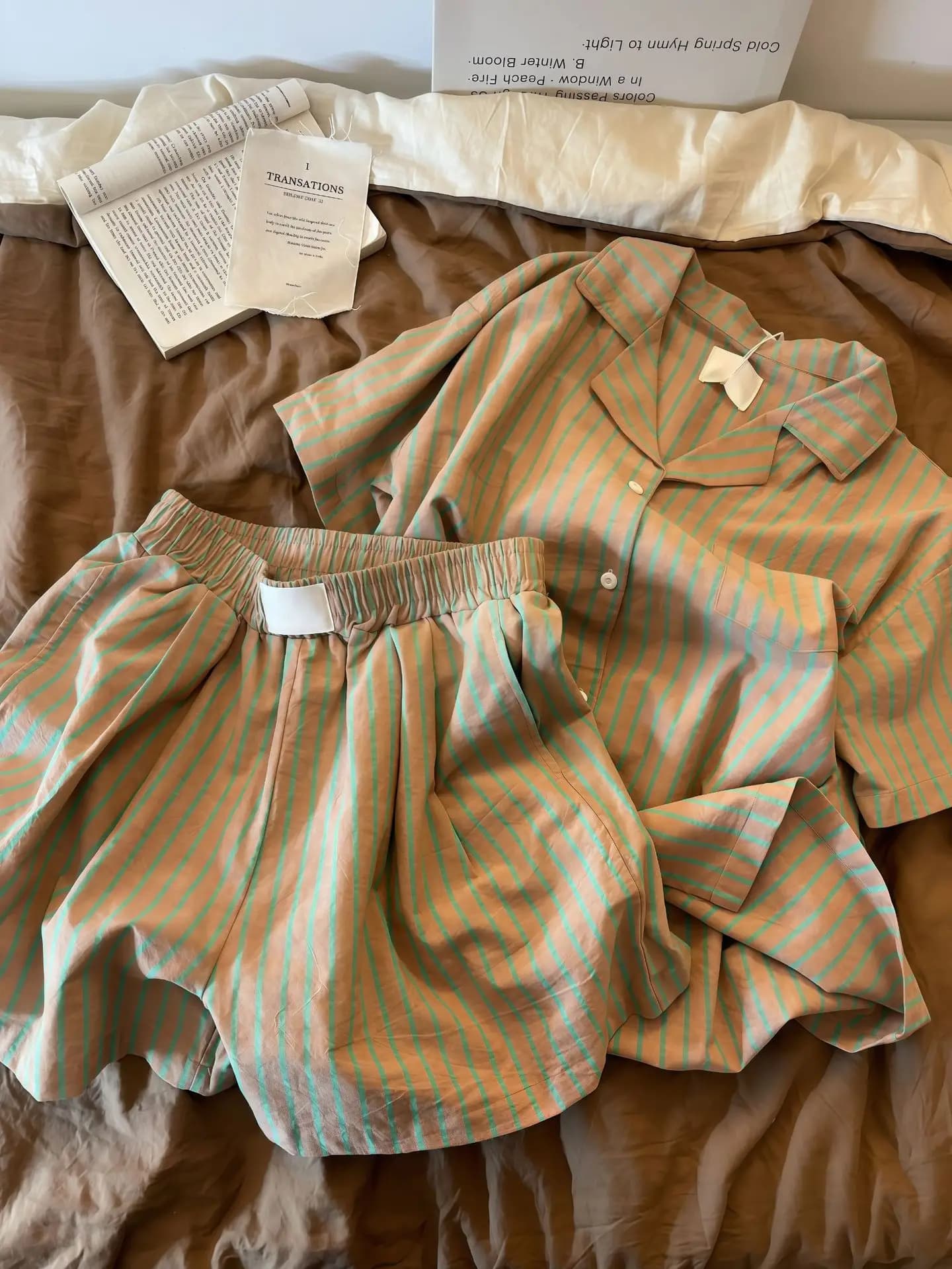 Pyjama rayé style vintage pour femme : Nouvelle collection été – Haut à manches courtes et short, vê