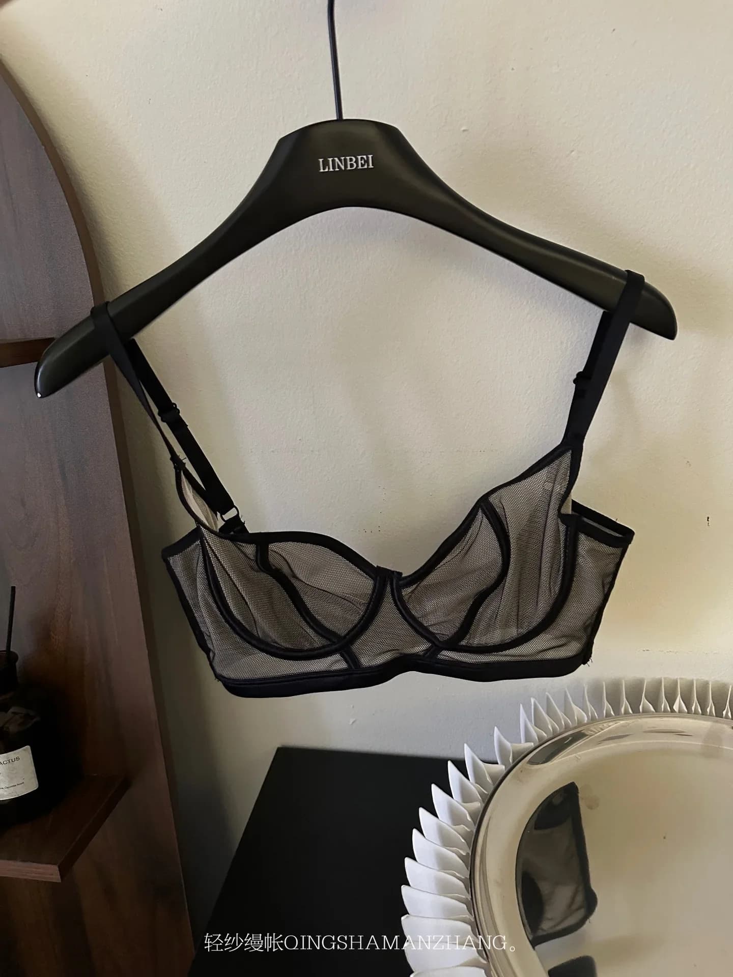 Soutien-gorge transparent en dentelle brodée pour femme, ultra fin, sous-vêtement sans bretelles, in
