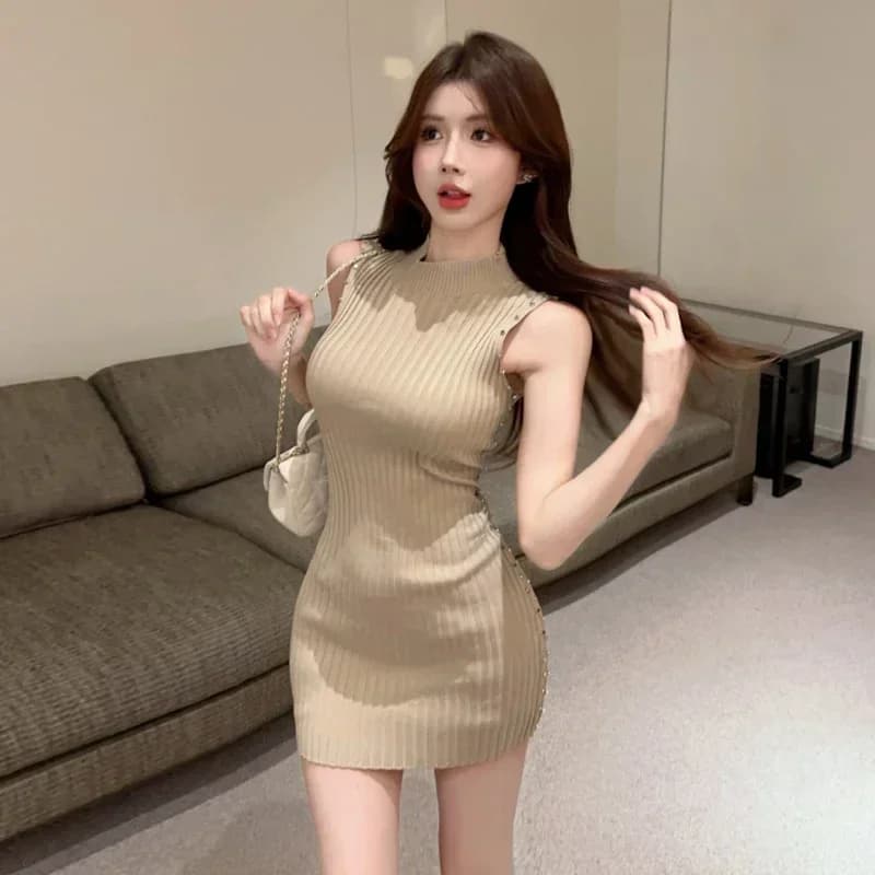Kimtiendra mo-Mini robe sexy à rivets pour femmes, col mi-haut, taille enveloppée, robes moulantes,