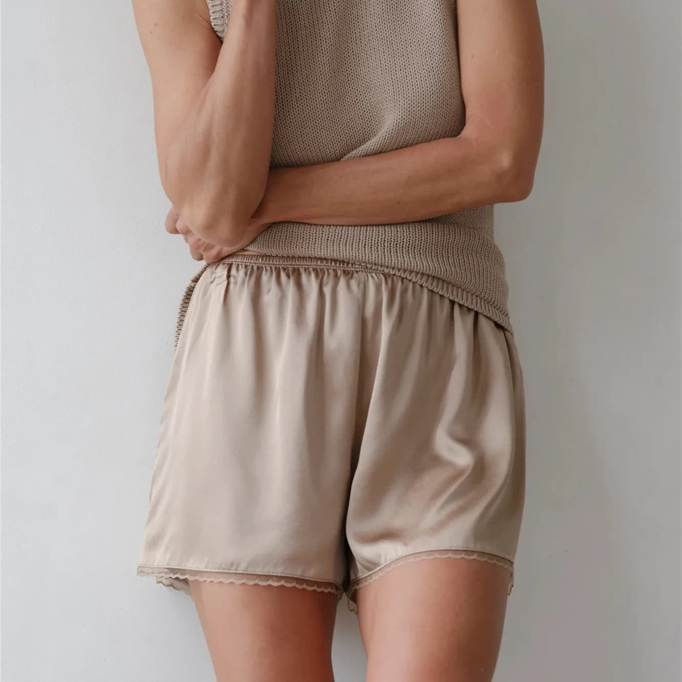 Jupons pour femmes, demi-glissement, culotte en Satin, garniture en dentelle, jambes larges, soyeux,