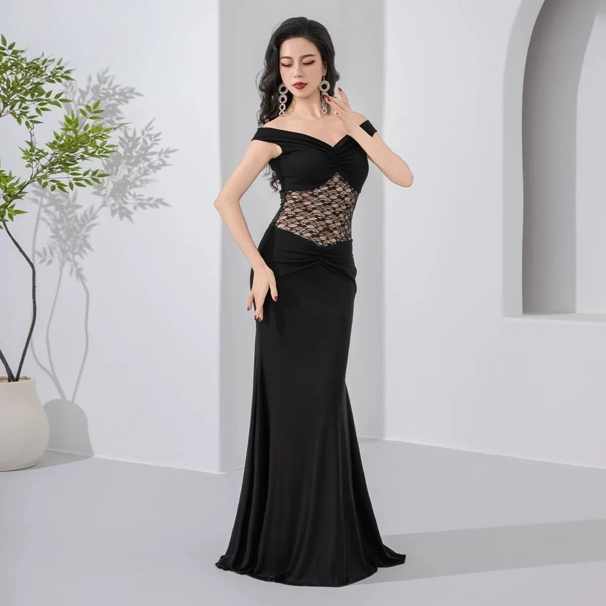 Robe de danse orientale pour femmes et filles, en dentelle, rembourrée, sexy, col en V, style sirène