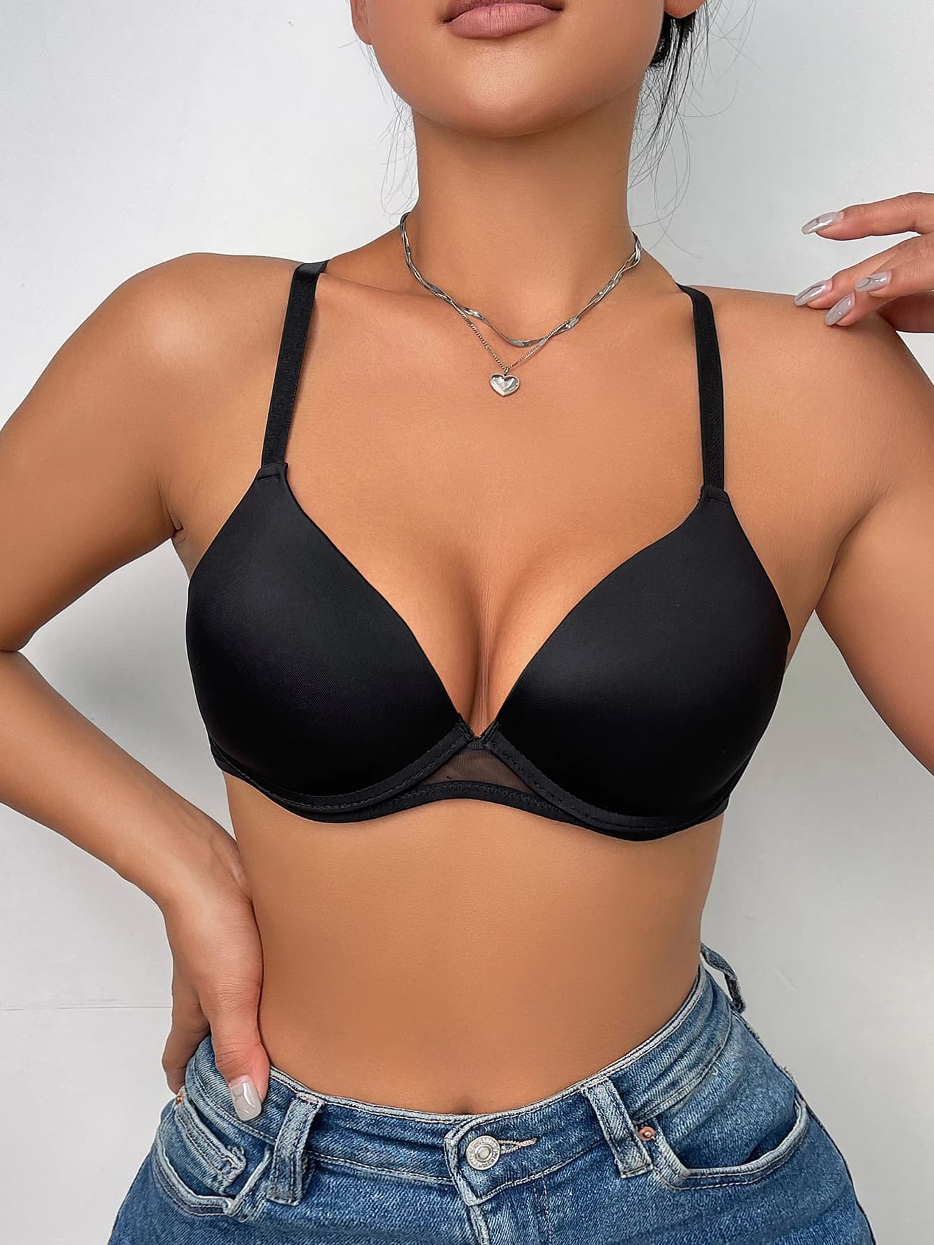Soutien-Gorge Plongeant Push Up Padded Avec Armatures Sans Couture Confortable pour Usage Quotidien 