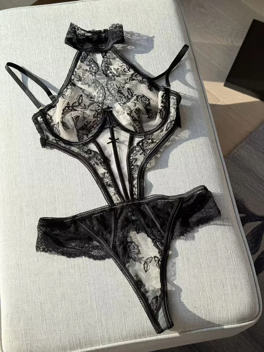 Body séduisant pour femme en dentelle brodée Willowy, style string, une pièce, avec bretelles amovib