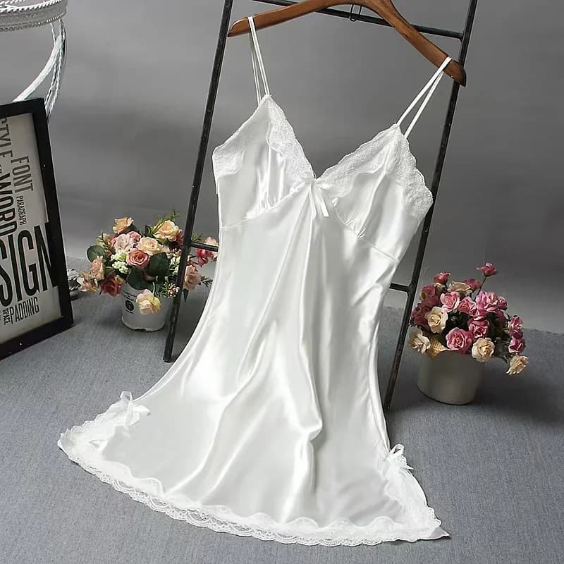 Robe de nuit en satin pour femme avec dentelle, nuisette sexy à fines bretelles, vêtement de nuit so