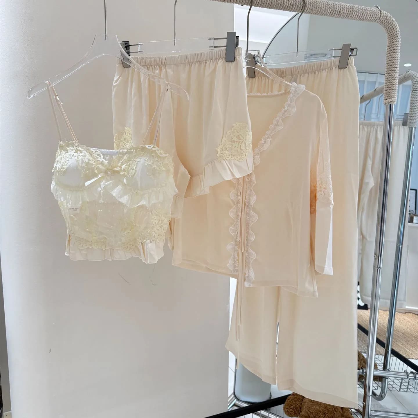 Pyjama quatre pièces pour femmes, vêtements de nuit d'été, chemise ample, short, pantalon, vêtements