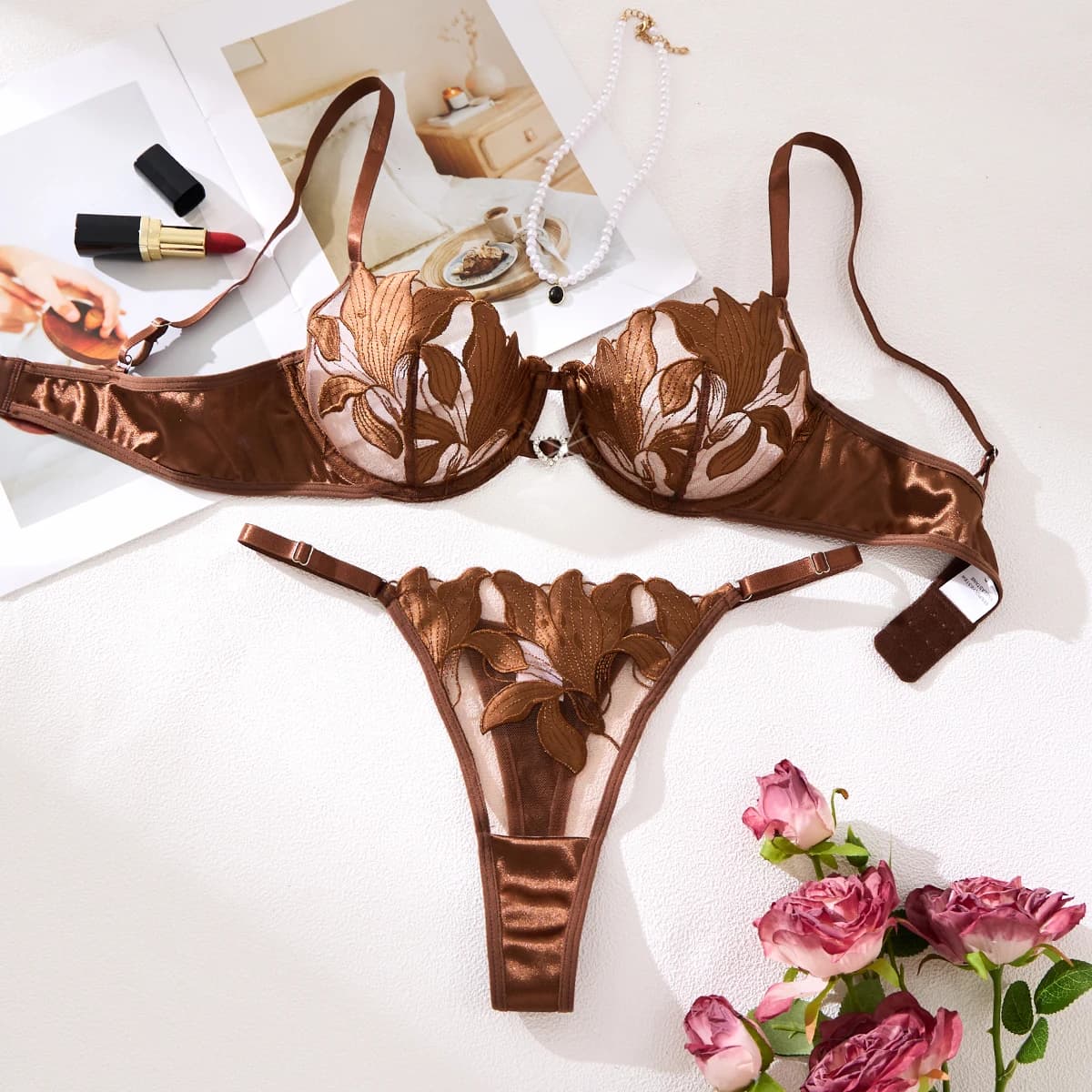 Ensemble de pyjama brodé - Un ensemble à motif floral adapté aux femmes, un soutien-gorge sexy ZA824