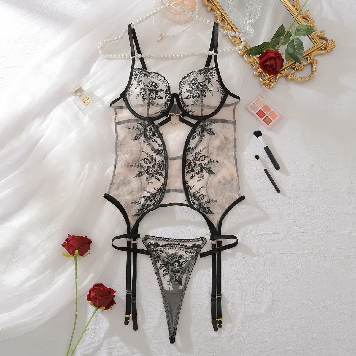 Ensemble de lingerie sexy en dentelle de luxe pour femmes, ultra-fin, transparent, broderie en maill