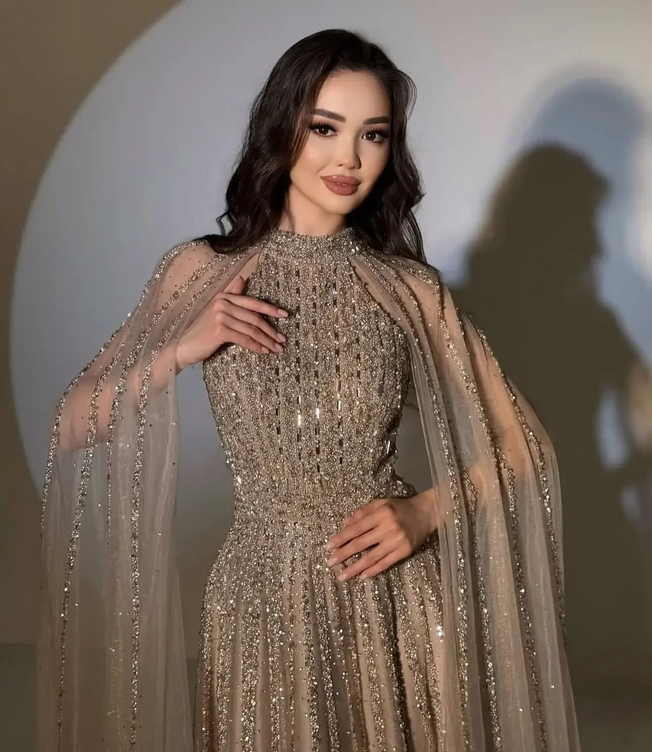 Robes de soirée de luxe Aunber à sequins champagne dégradés, robes de bal à col montant et dos nu av