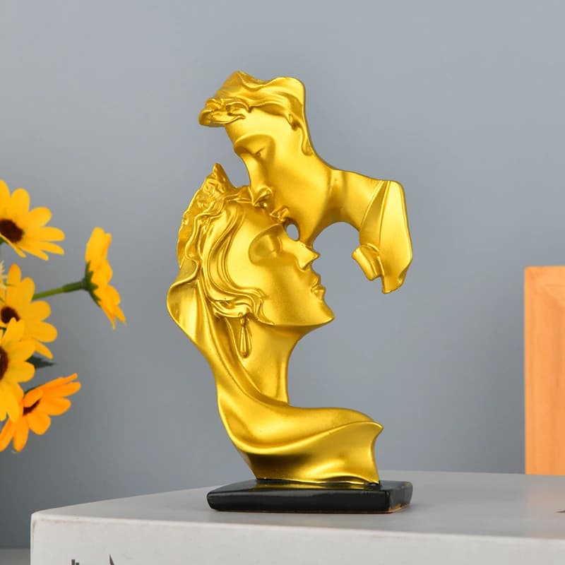 Sculpture romantique de couple s'embrassant en or, statue abstraite de couple, artisanat artistique,