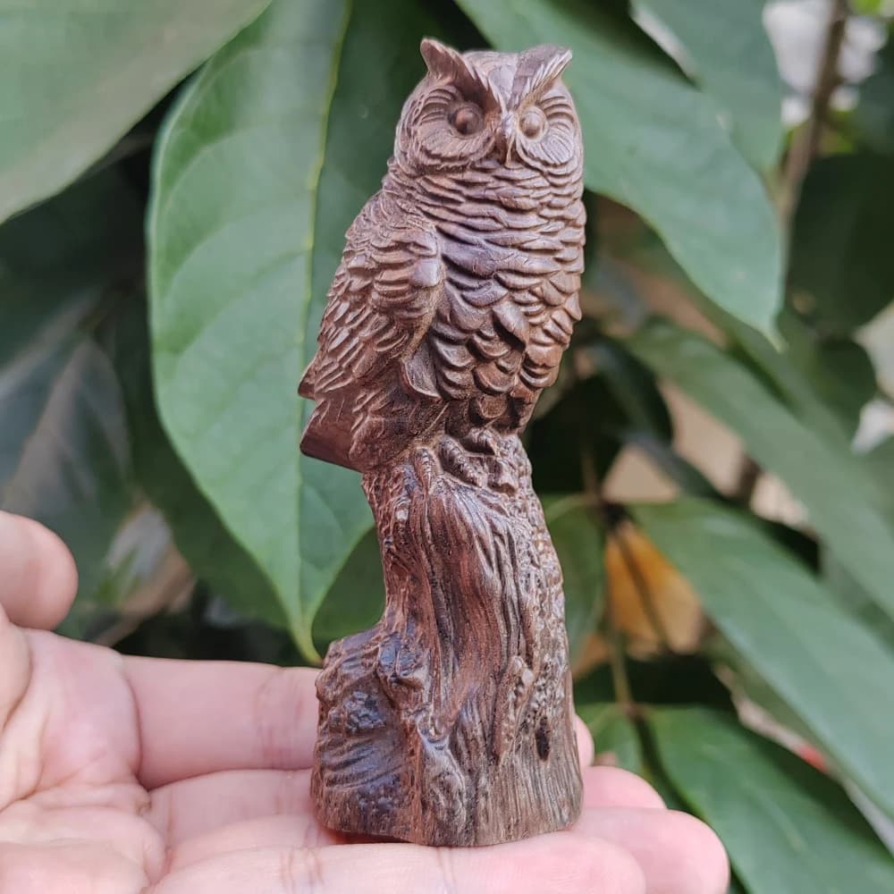 Ornement hibou en bois sculpté à la main de 3,8 pouces, style réaliste, thème naturel, adapté aux dé