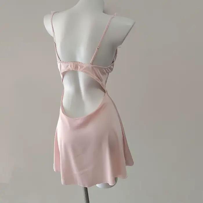 Nouveau Sexy Lingeire jarretelle chemise de nuit vêtements de nuit pour femmes Satin soie été pyjamas doux de haute qualité dos nu dentelle vêtements de détente