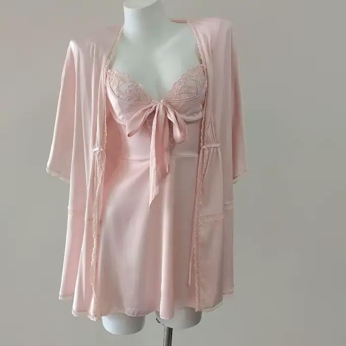 Nouveau Sexy Lingeire jarretelle chemise de nuit vêtements de nuit pour femmes Satin soie été pyjamas doux de haute qualité dos nu dentelle vêtements de détente