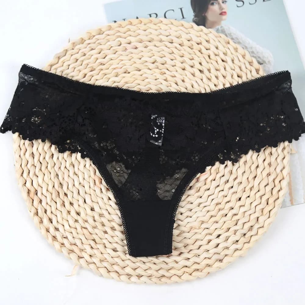 Slip noir Sexy en dentelle pour femmes, culotte ajourée en dentelle florale, taille basse, sous-vête