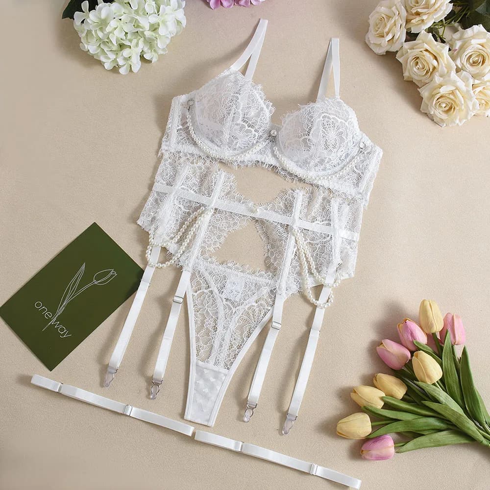 Lingerie féminine avec embellissements en perles, soutien-gorge en dentelle unie avec dentelle trans