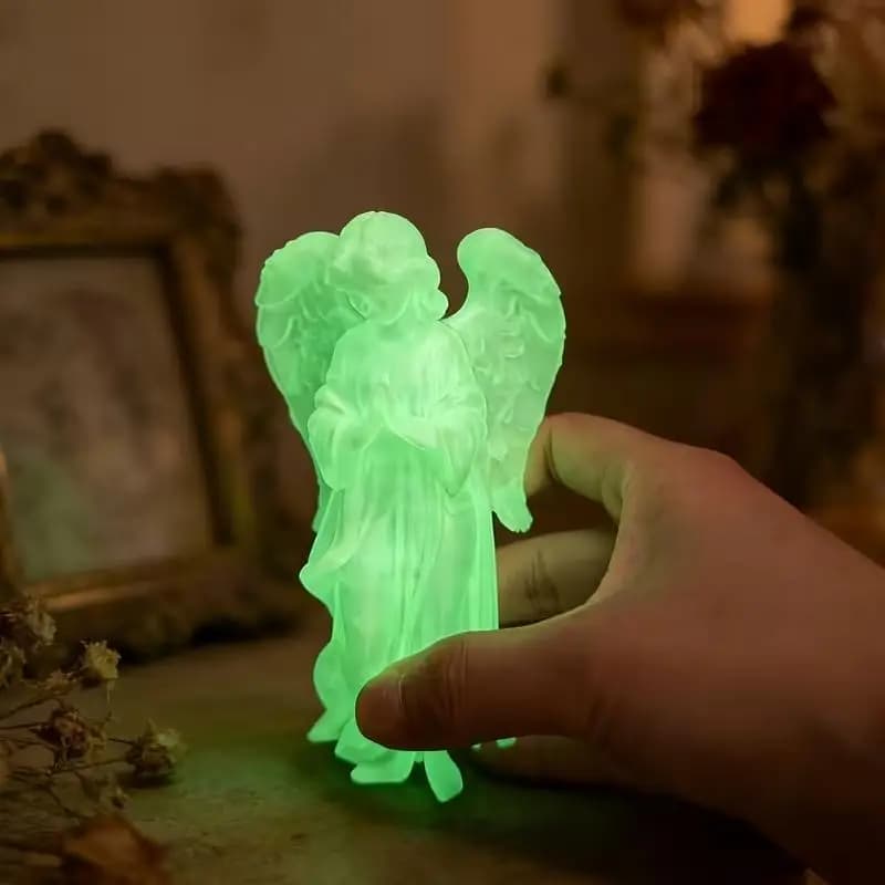 Figurines d'anges mignons qui brillent dans le noir, statues d'anges priants paisibles, décorations