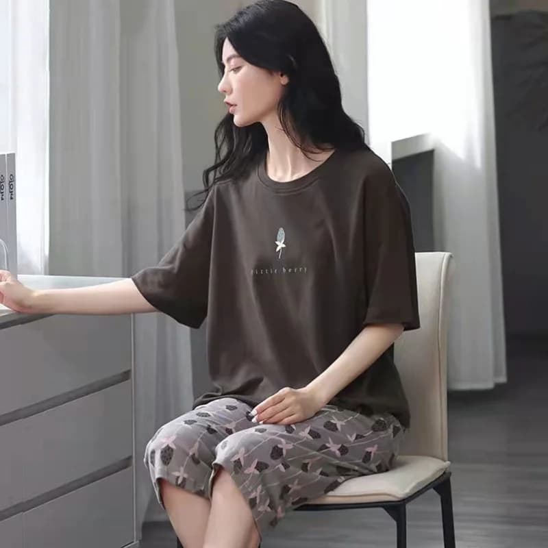 Pyjama d'été pour femmes : manches courtes, pantalon 3/4, pull-over, col rond, imprimé, style printe
