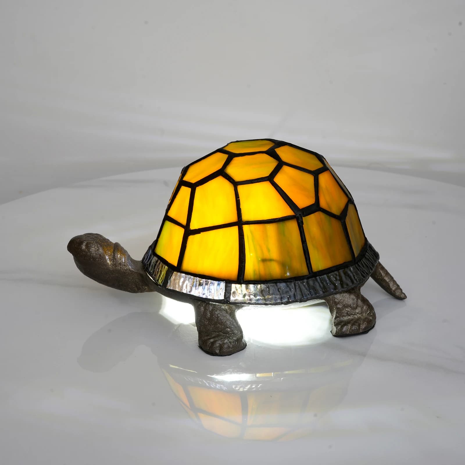 Veilleuse tortue en vitrail fabriquée à la main - Lampe en verre coloré avec base en métal antique,