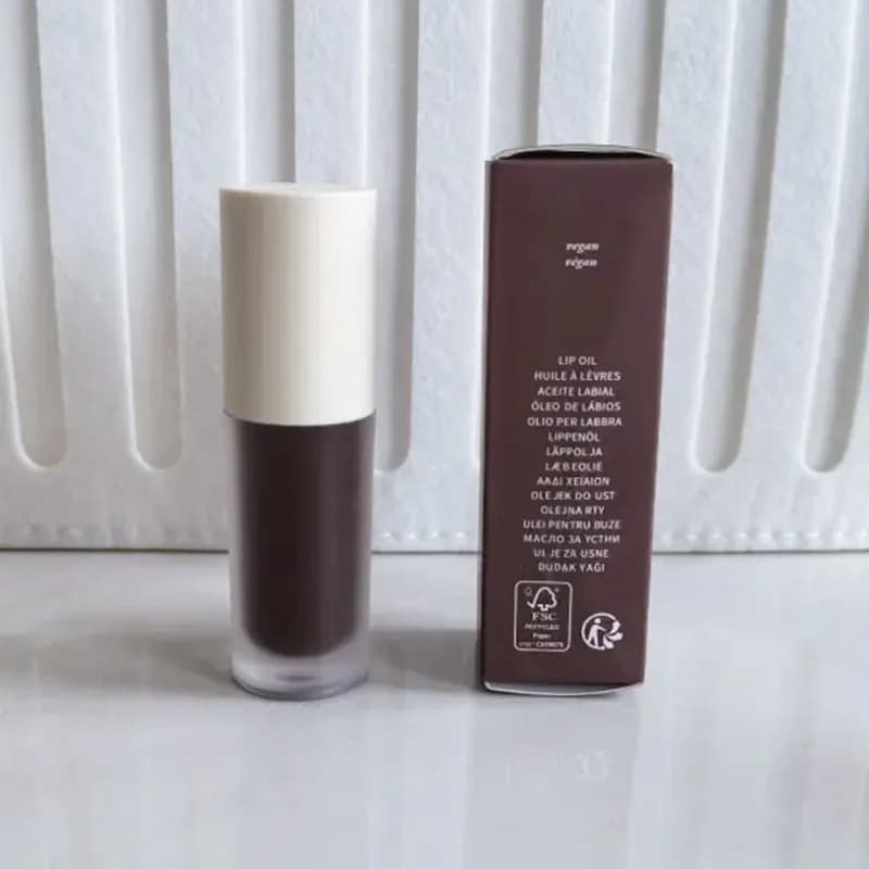 Baume à lèvres Fashion RHO brillant effet repulpant, parfum vanille beige, soin hydratant et exfolia